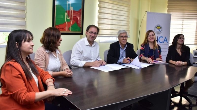 La UNCA firmó un convenio con el Ministerio de Gobierno