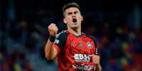 EL PARAGUAYO Ocampo festeja su gol, para el riunfo del 