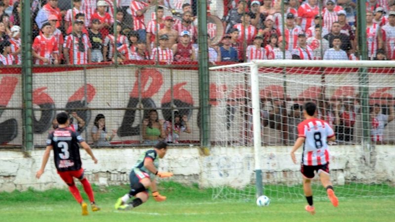 Otra vez la violencia “paró” al fútbol