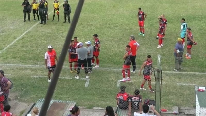 Otra vez la violencia “paró” al fútbol