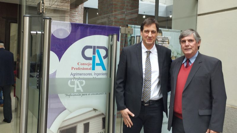 Docentes de la UNCA disertaron en encuentro nacional de agrimensores