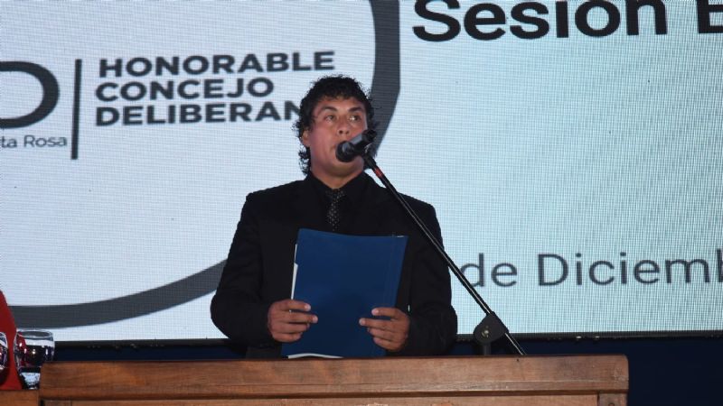 Mario Páez Asume como Intendente de Santa Rosa