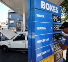 YPF define el lunes qué hará con los precios de los combustibles tras 45 días de pausa