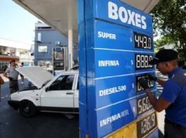 YPF define el lunes qué hará con los precios de los combustibles tras 45 días de pausa