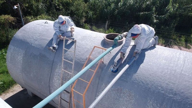 Tareas de mantenimiento en la Planta de Efluentes Cloacales de Sierra Brava