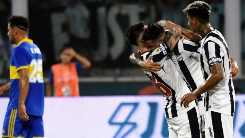 Talleres dejó sin invicto a Boca, que volvió a jugar mal