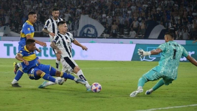 Talleres dejó sin invicto a Boca, que volvió a jugar mal