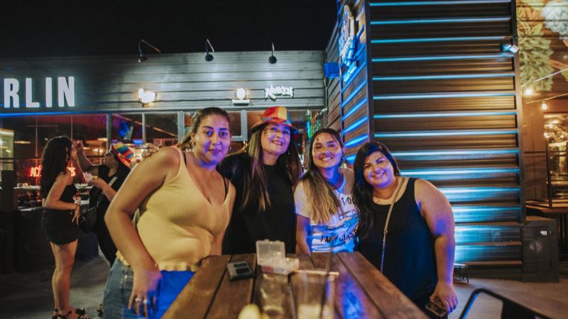 Carnaval en la Capital: El “jueves de compadres” se vivió a todo color y con variadas promociones gastronómicas