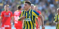ALEJO VÉLIZ le dio la victoria a Rosario Central, frente a Arsenal.