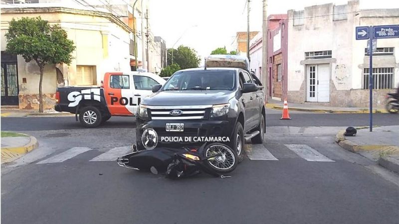 Mujer lesionada en un siniestro vial