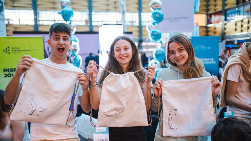 Junior Achievement abre inscripciones para escuelas que quieran enseñar a emprender