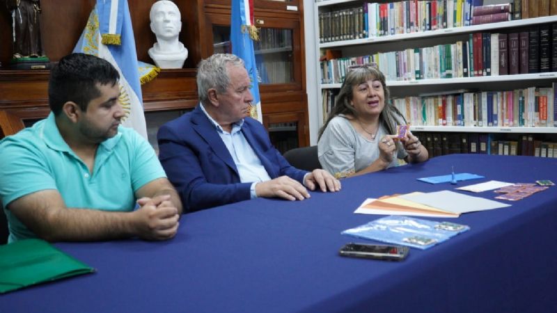 La Biblioteca del Senado inició una capacitación en lectoescritura Braille para su personal