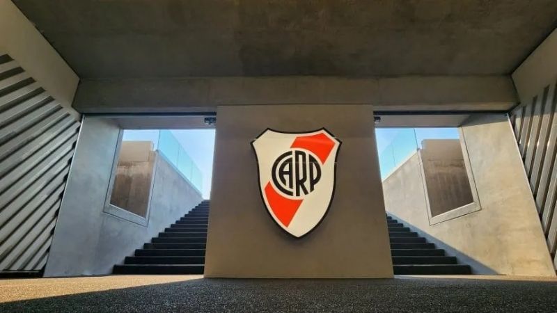Detalles del túnel común en el estadio Monumental