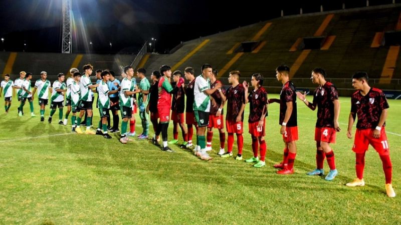 Los pibes de River se fueron festejando en el Bicentenario