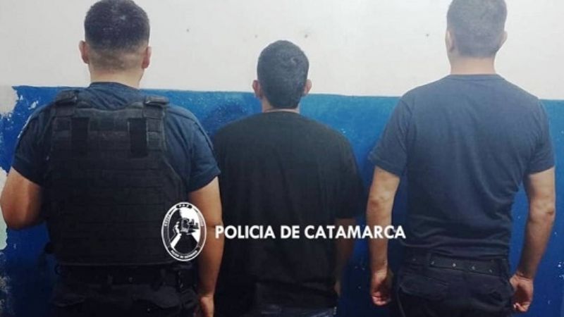 Dijo: "esto es un asalto", y salió corriendo