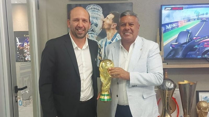 “Chiqui” Tapia vuelve a Catamarca con la Copa del Mundo