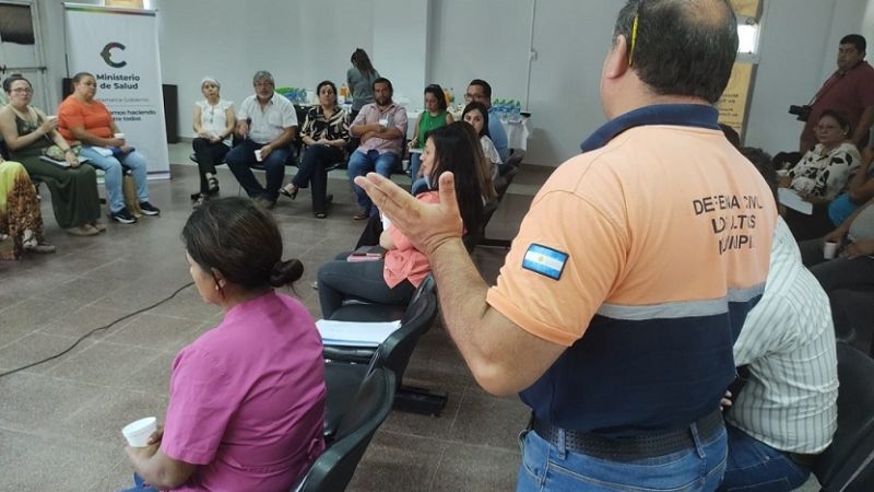 Reunión para coordinar tareas preventivas por el dengue