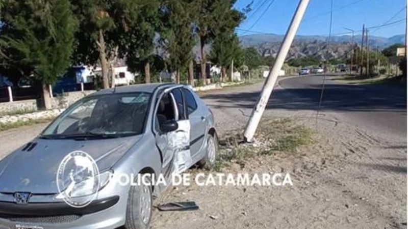 Colisionó contra una columna del tendido eléctrico