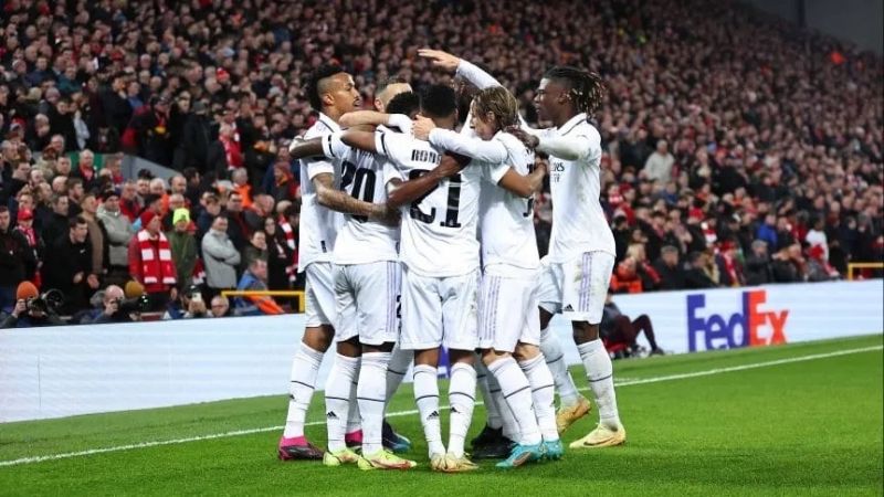 Triunfazos del Madrid y Napoli por la Champions