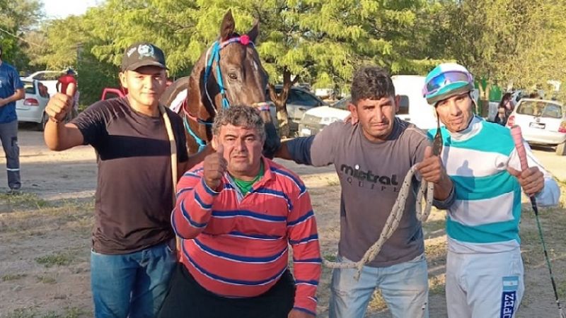 Entusiasta regreso del turf al Hipódromo Catamarca