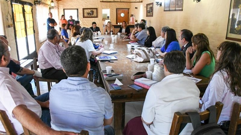 Centurión se reunió con representantes legales de Colegios Privados