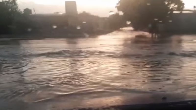 Torrencial lluvia causó innumerables inconvenientes