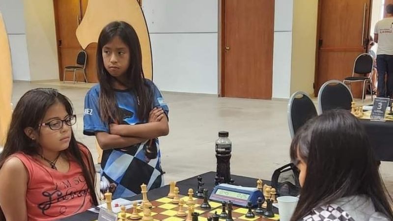 Zoe y Joel Menéndez, en los Juveniles de Ajedrez