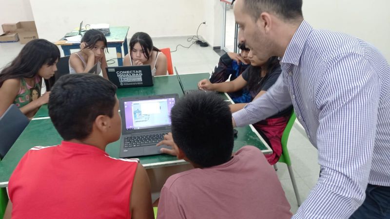 Taller de programación en el Centro de Integridad e Identidad Ciudadana