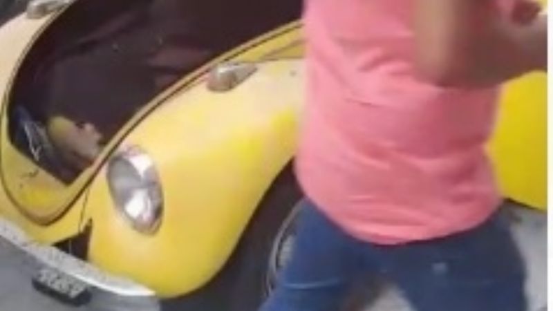 Se incendió un escabarajo frente a fiscalía por la Junín