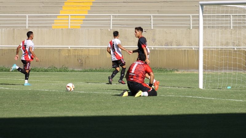 “Festival chacarero” en el Bicentenario: ganó La Villa y goleó La Banda