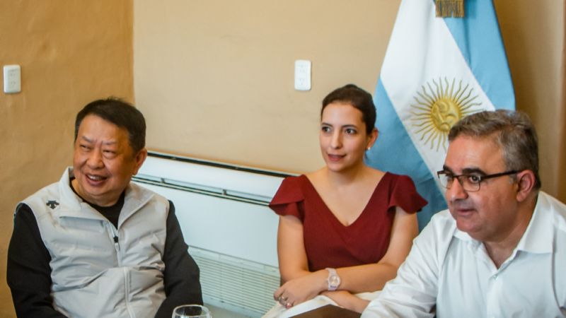 El gobernador recibió al presidente   de la empresa Zijin Mining