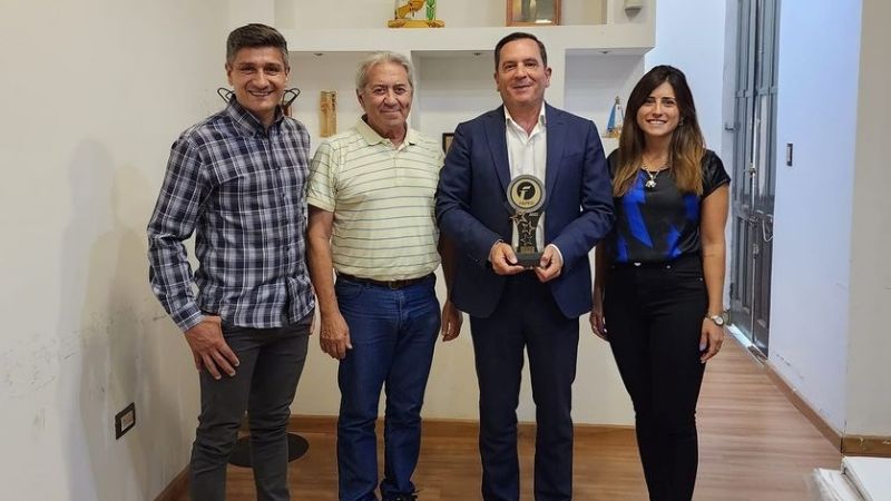 Sáenz renovó el compromiso con el “Círculo” y su sede