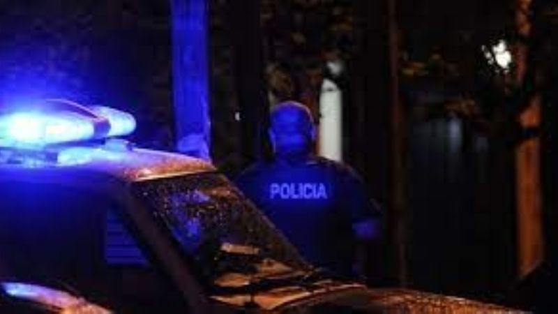 Tras apuñalar a una persona se entregó a la policía