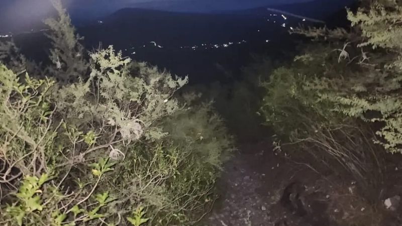 Caminan 20 kms por la montaña para llevar energía a un pueblo