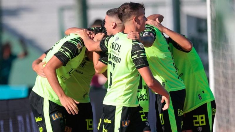 Arsenal y Estudiantes, a mano; goleada de Barracas en Junín