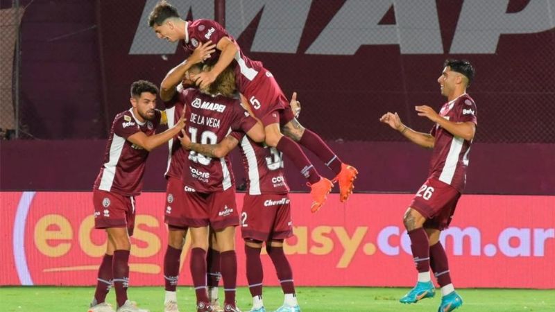 Lanús venció a San Lorenzo y lidera; Argentinos amargó a Racing