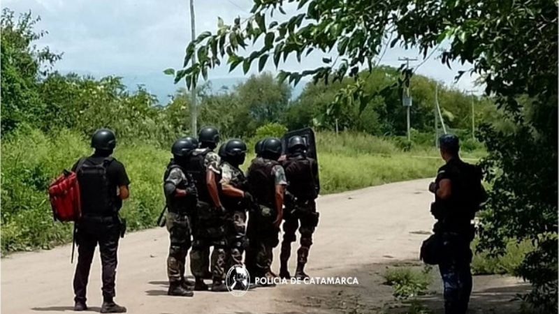 Se atrincheró con un arma de fuego en Los Altos
