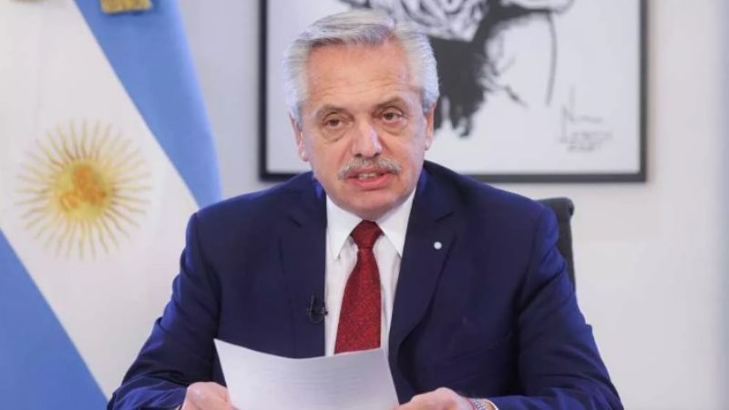 "El candidato oficialista surgirá de una PASO", dijo Fernández