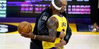 Abdul-Jabbar saltó a abrazar a LeBron, apenas venció su récord en la NBA.