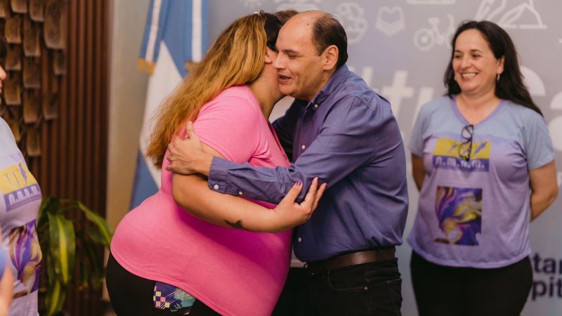 Importante aporte del municipio a la Asociación de Mujeres