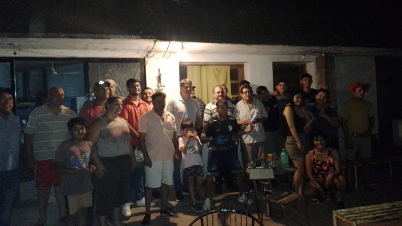 Cabrera y Barrios con gauchos tras la polémica de doma y folklore