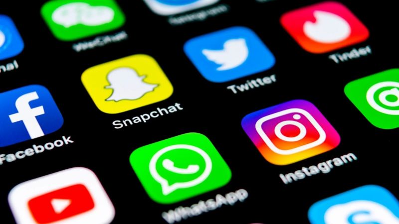 El 35% de los argentinos han accedido a los dispositivos móviles de su pareja sin permiso