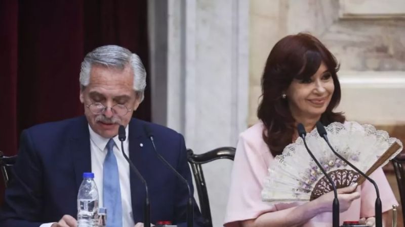 El Presidente cuestionó a la Corte Suprema y le respondió a la oposición