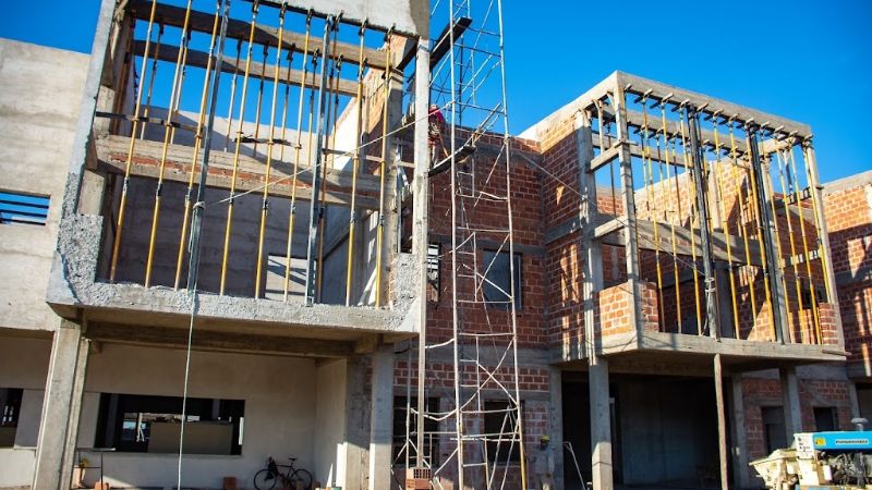 Raúl recorrió el avance de obra del   nuevo edificio del Tribunal de Cuentas