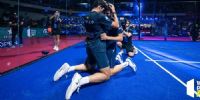 TAPIA Y COELLO se abrazan, de rodillas, tras ganar el Open 1.000 de La Rioja.
