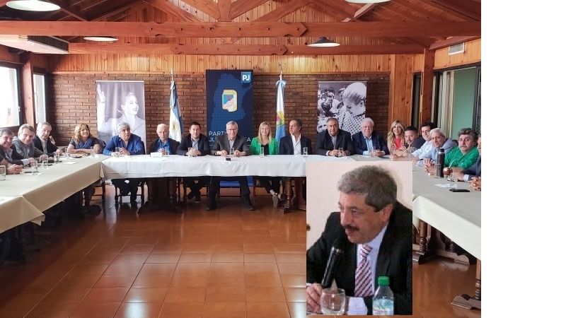 “A la mesa (política del PJ) le falta una pata”