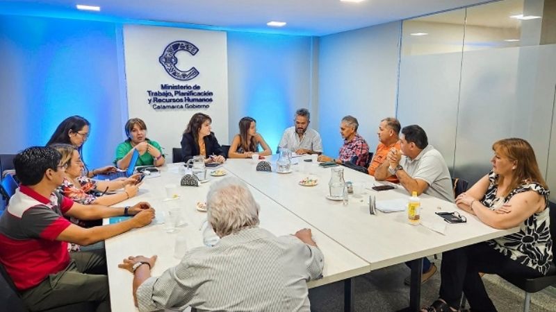 Oficial: 40% de aumento y 3 bonos de $20.000