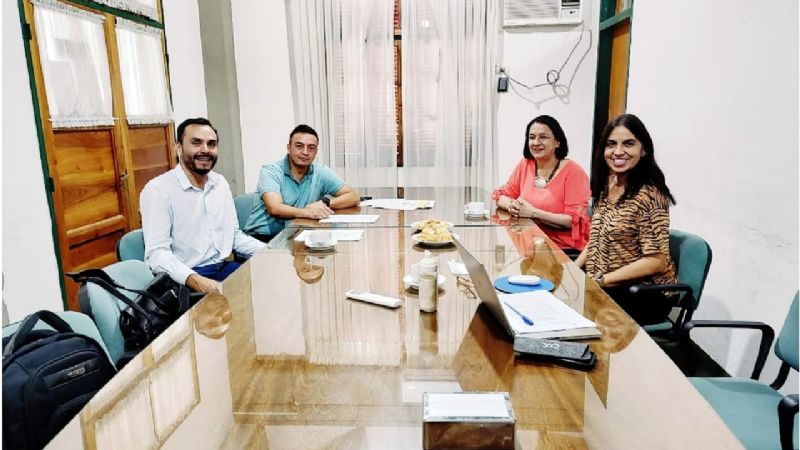 La FACEN capacita a estudiantes en inglés para su inserción en empresas de software