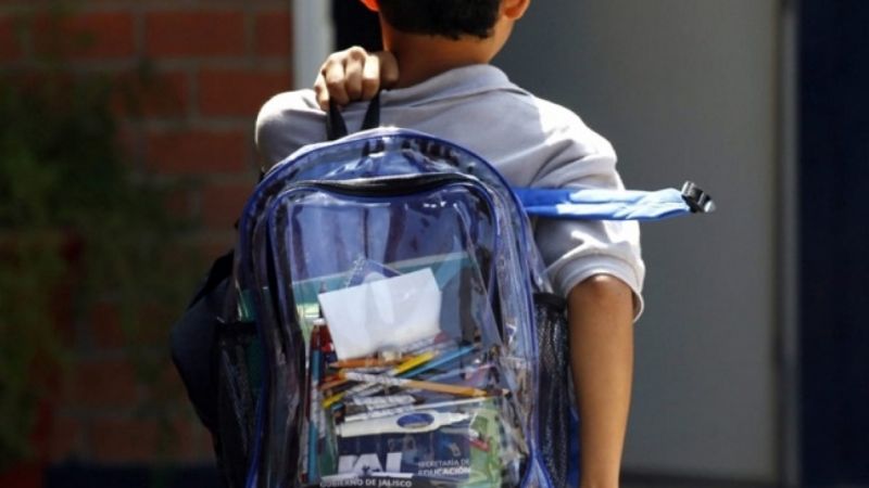 Brindan recomendaciones para el uso de mochilas