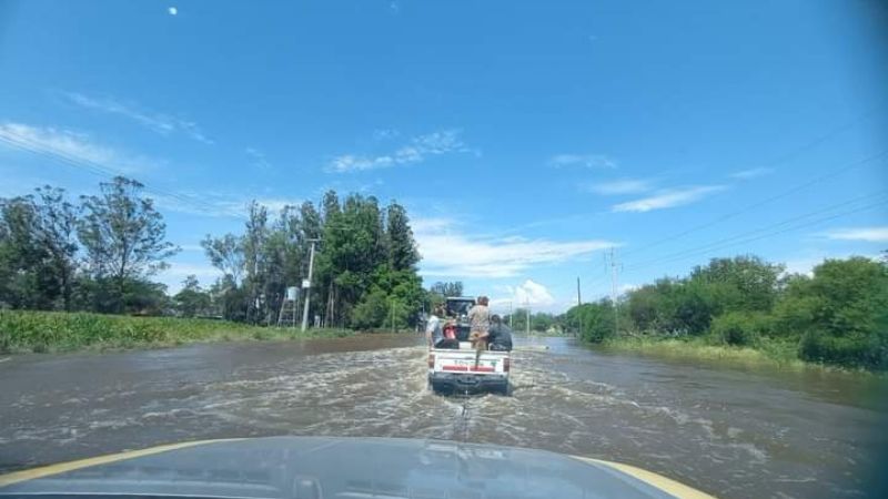 Los Altos: Asistieron a familias afectadas por las inundaciones
